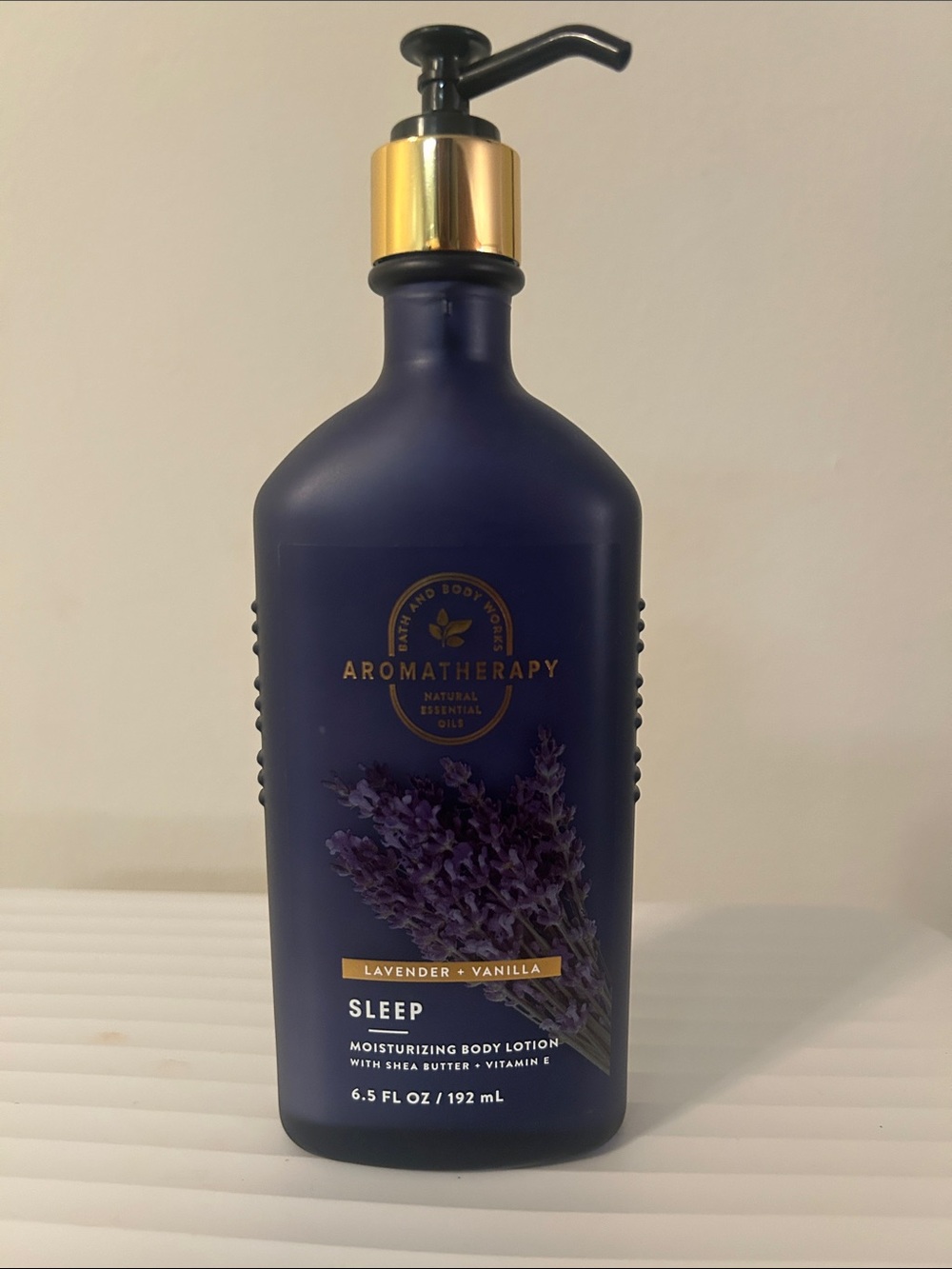Bath & Body Works Aromatherapy Lavender + Vanilla - Navy and Gold Bottle